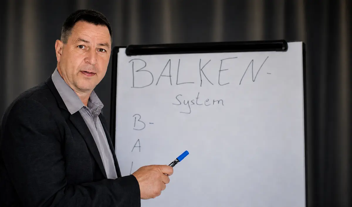 Thorsten Lapsit erklärt das BALKEN-System im Seminar